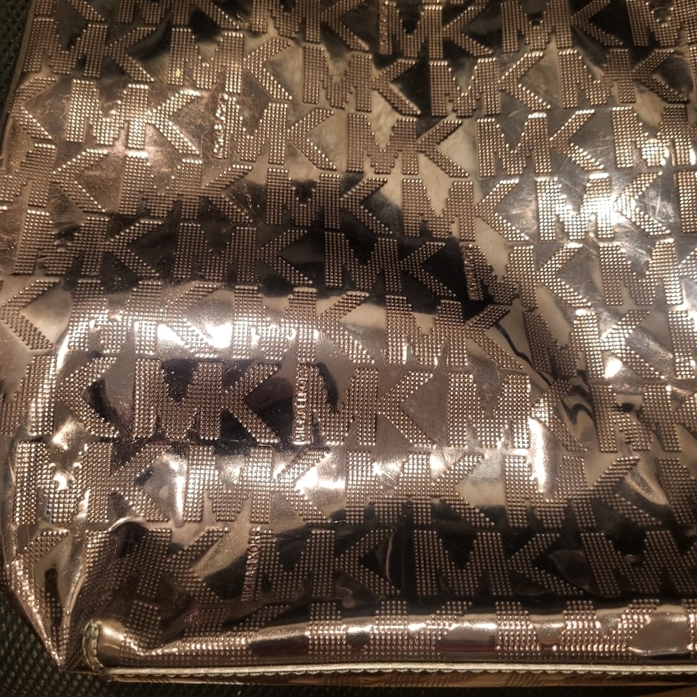 Michael Kors Silver Log Shoulder Bag With Chain Detail - Picture 4 of 10